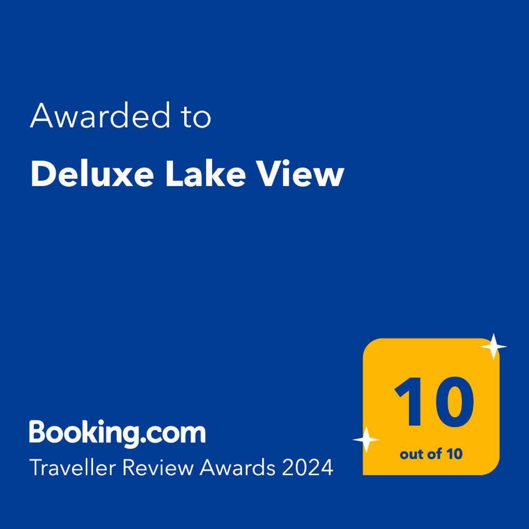 Deluxe Lake View Mamaia Exterior photo